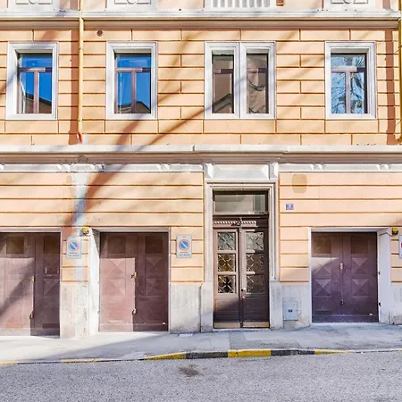 Frida Nuovo Luminoso Con Vista Aperta E Parcheggio Economico Vicino Apartment Trieste